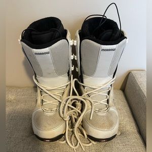 Ladies size 7- Morrow Brand- Snowboard Boots